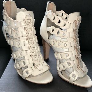 Cream tan Elie Tahari heels